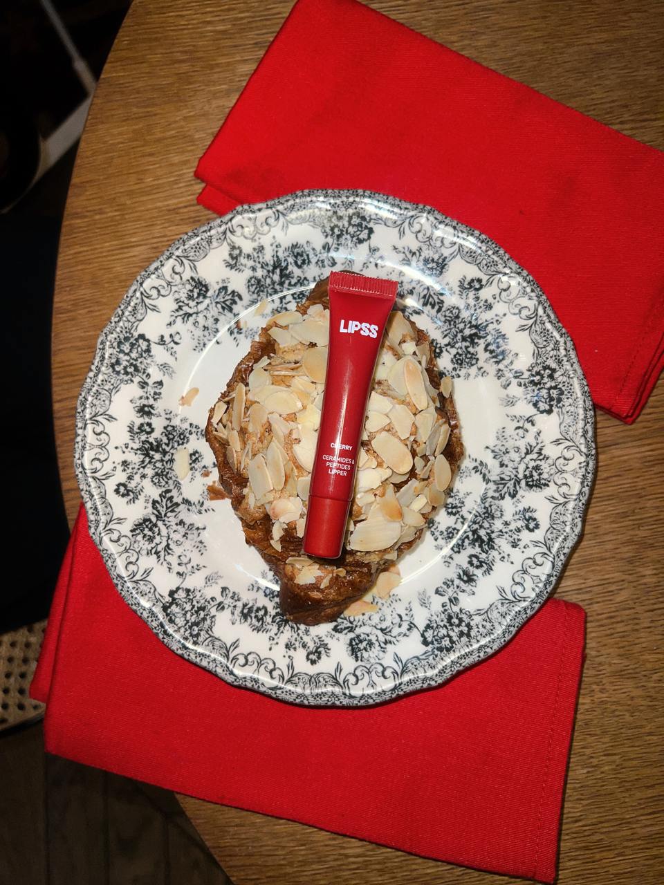 Lipss блиск для губ