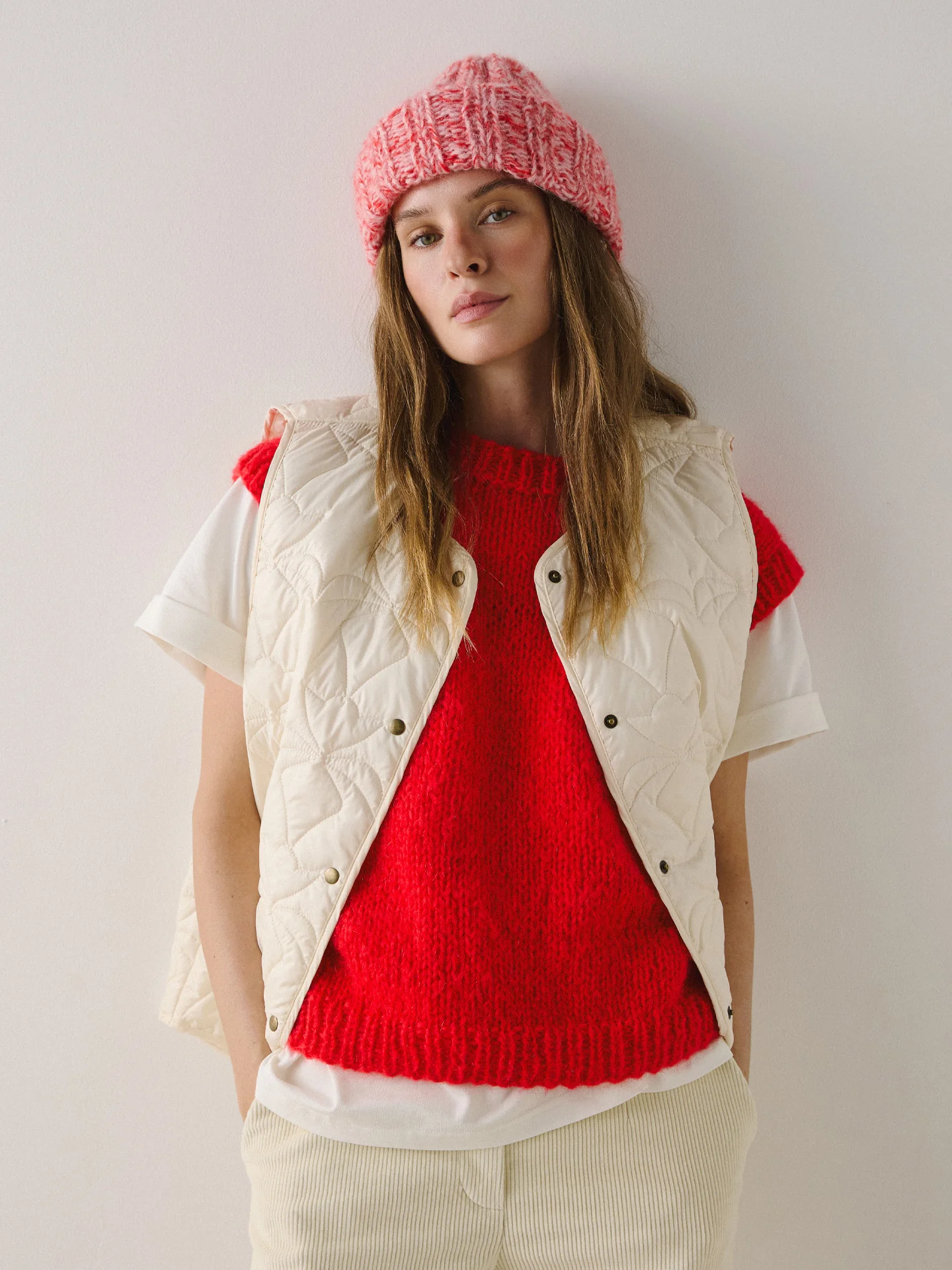 Шапка Color червоно-рожева – ручне вʼязання