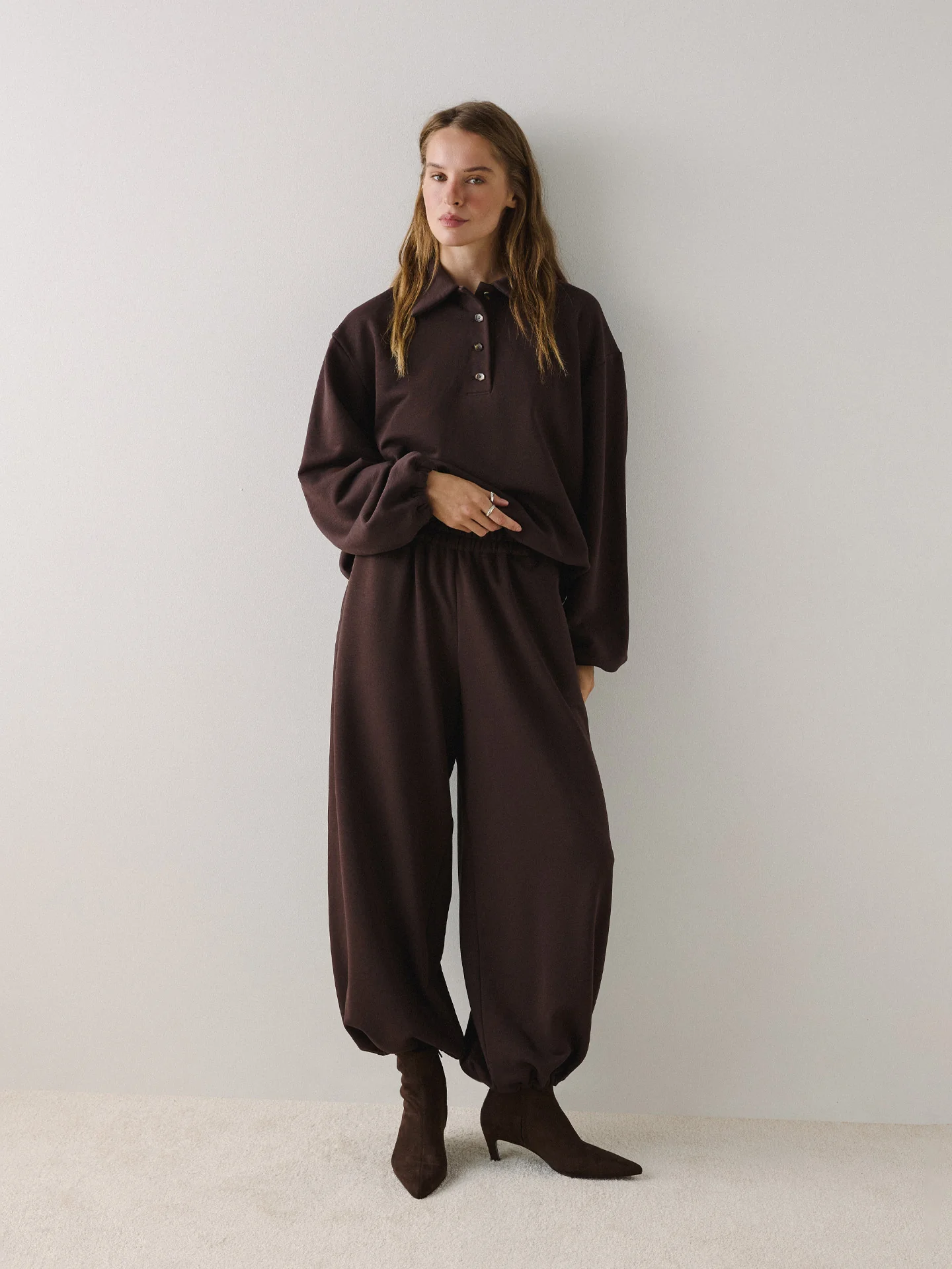 Коричневі штани на резинці Basic