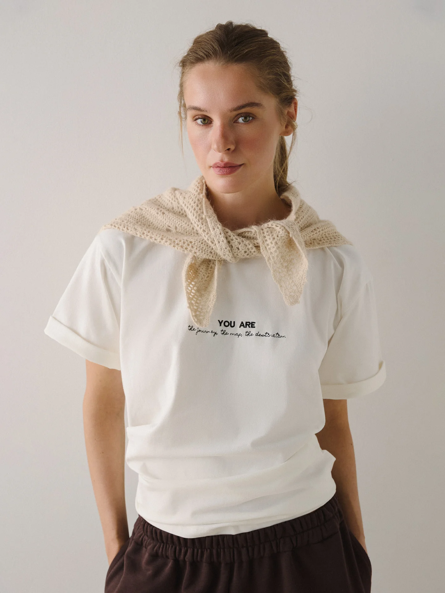 Футболка Journey біла з вишивкою