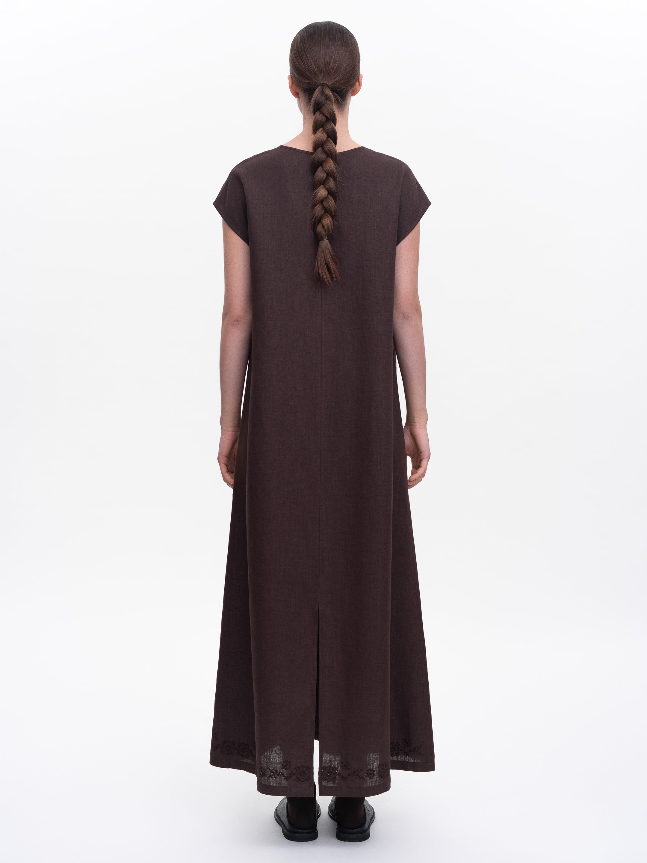 Темно-коричнева вишита сукня "Невіт"