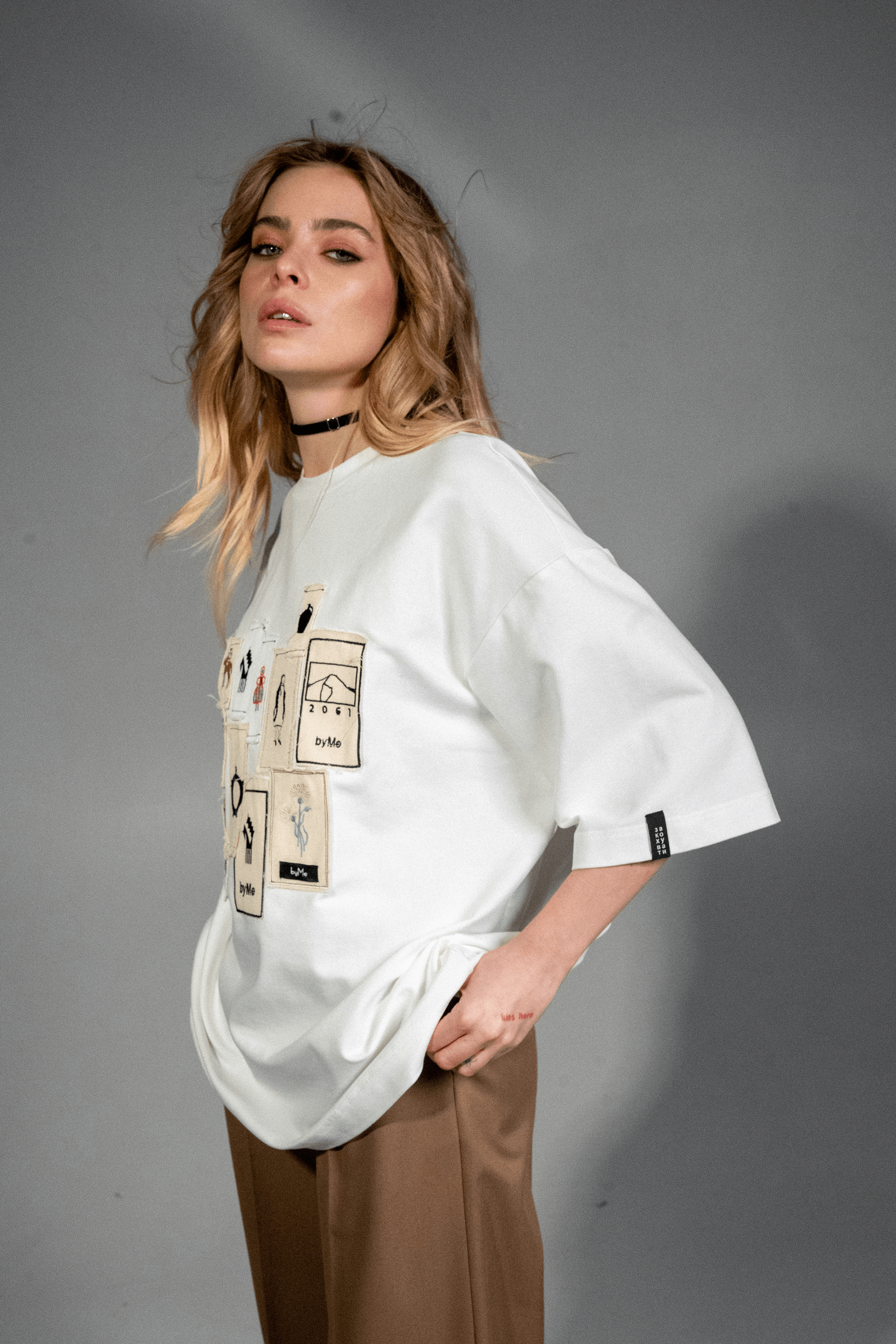 Молочна жіноча футболка "Архівні сенси"