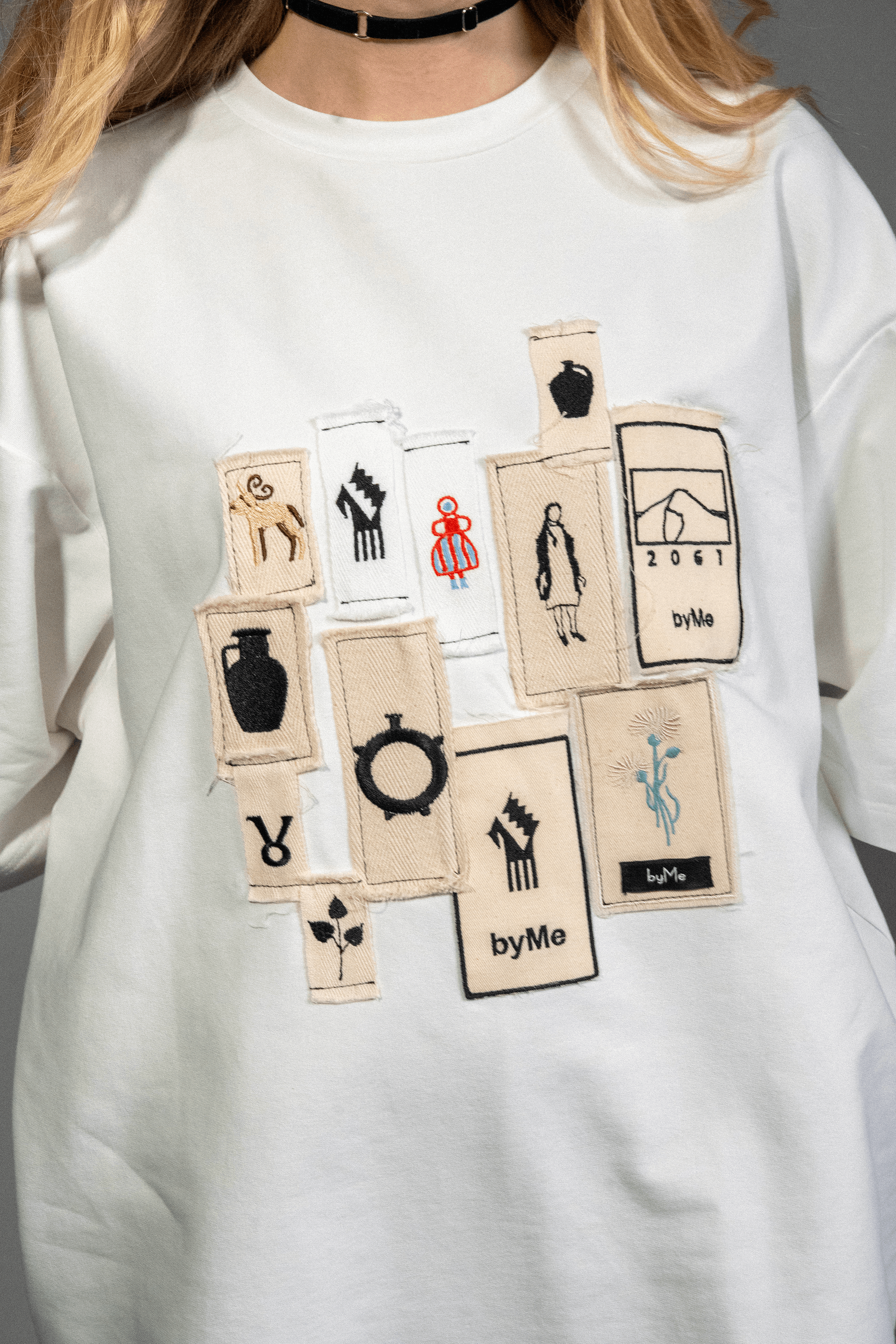 Молочна жіноча футболка "Архівні сенси"