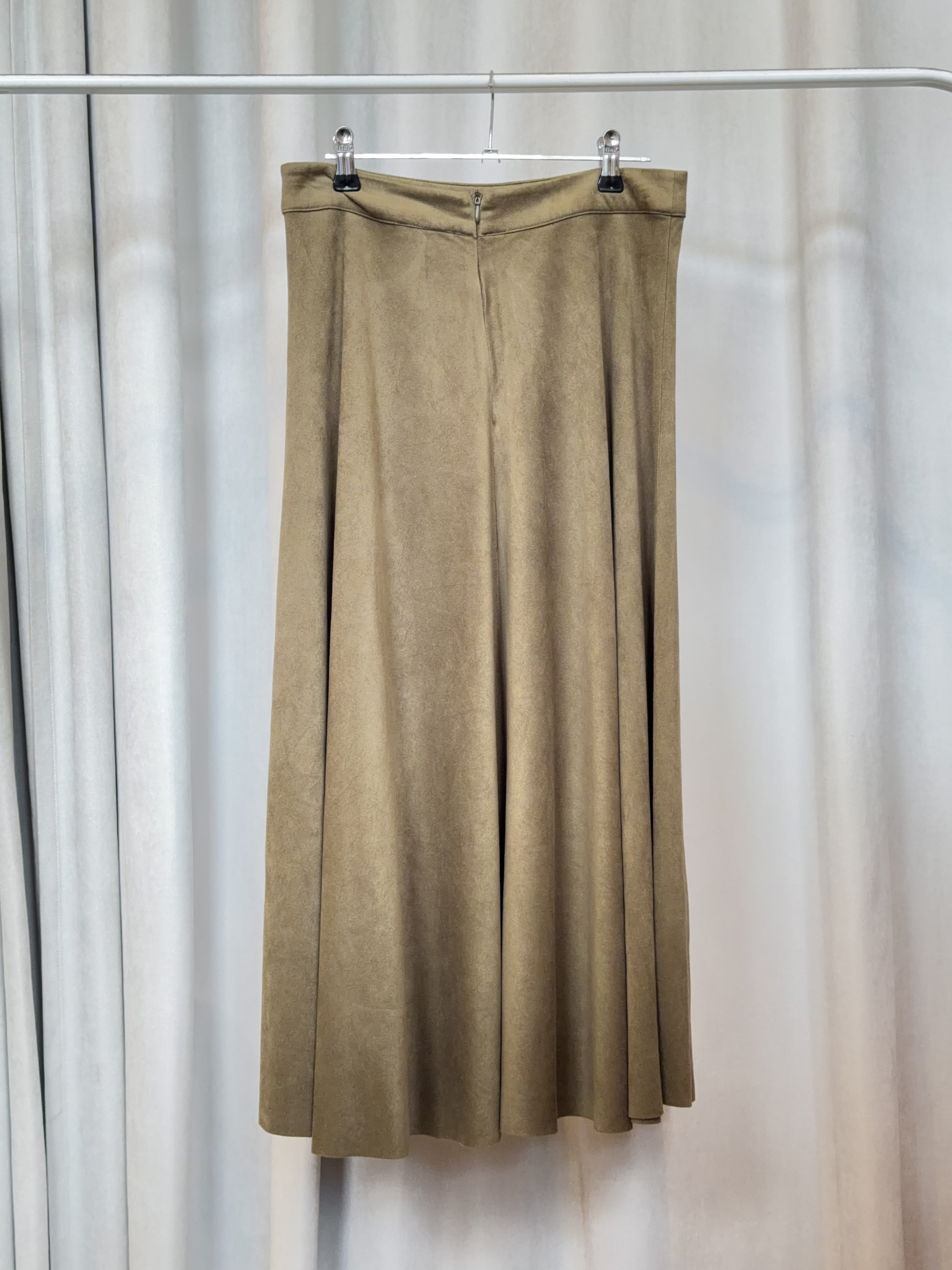 Зелена спідниця