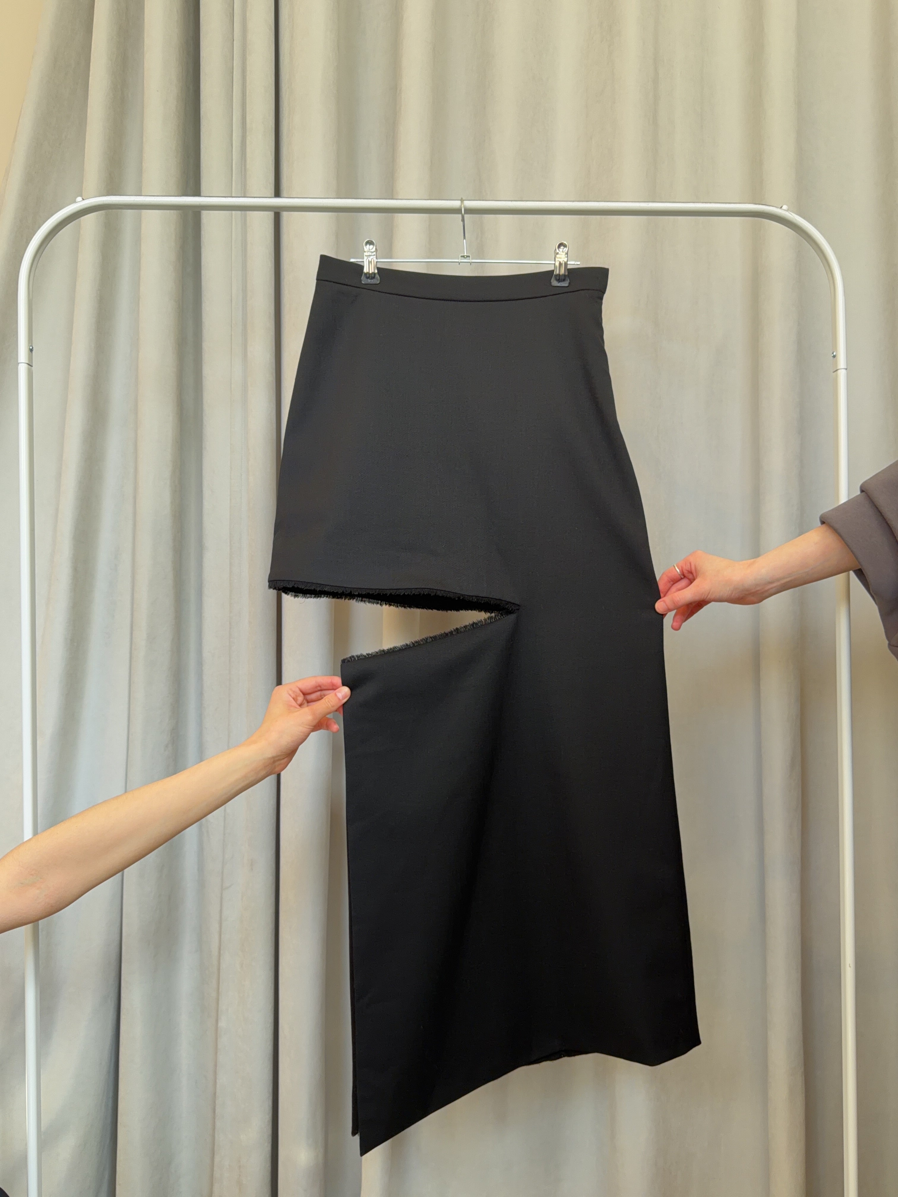 Чорна спідниця BAZHANE