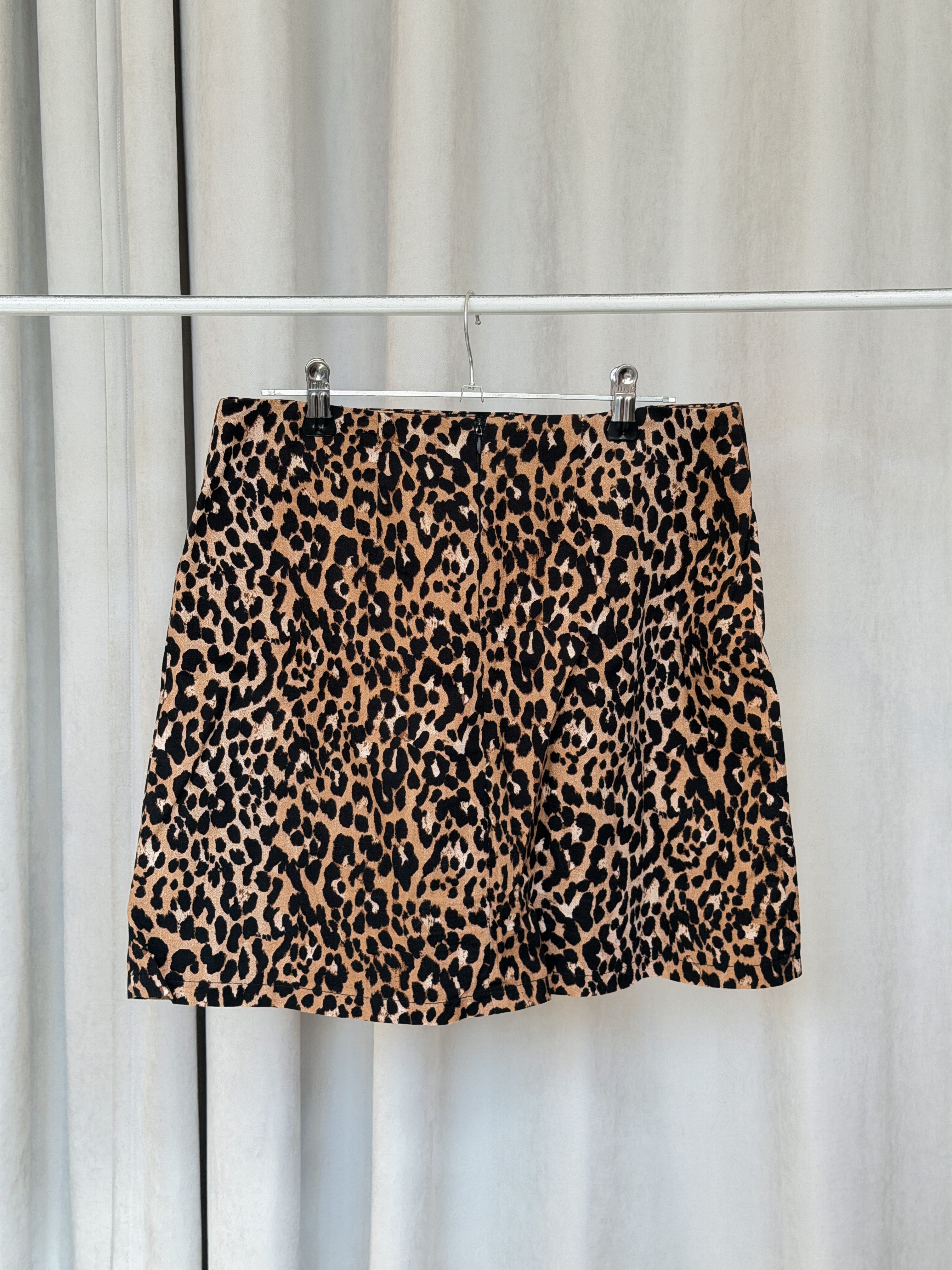 Леопардова міні спідниця