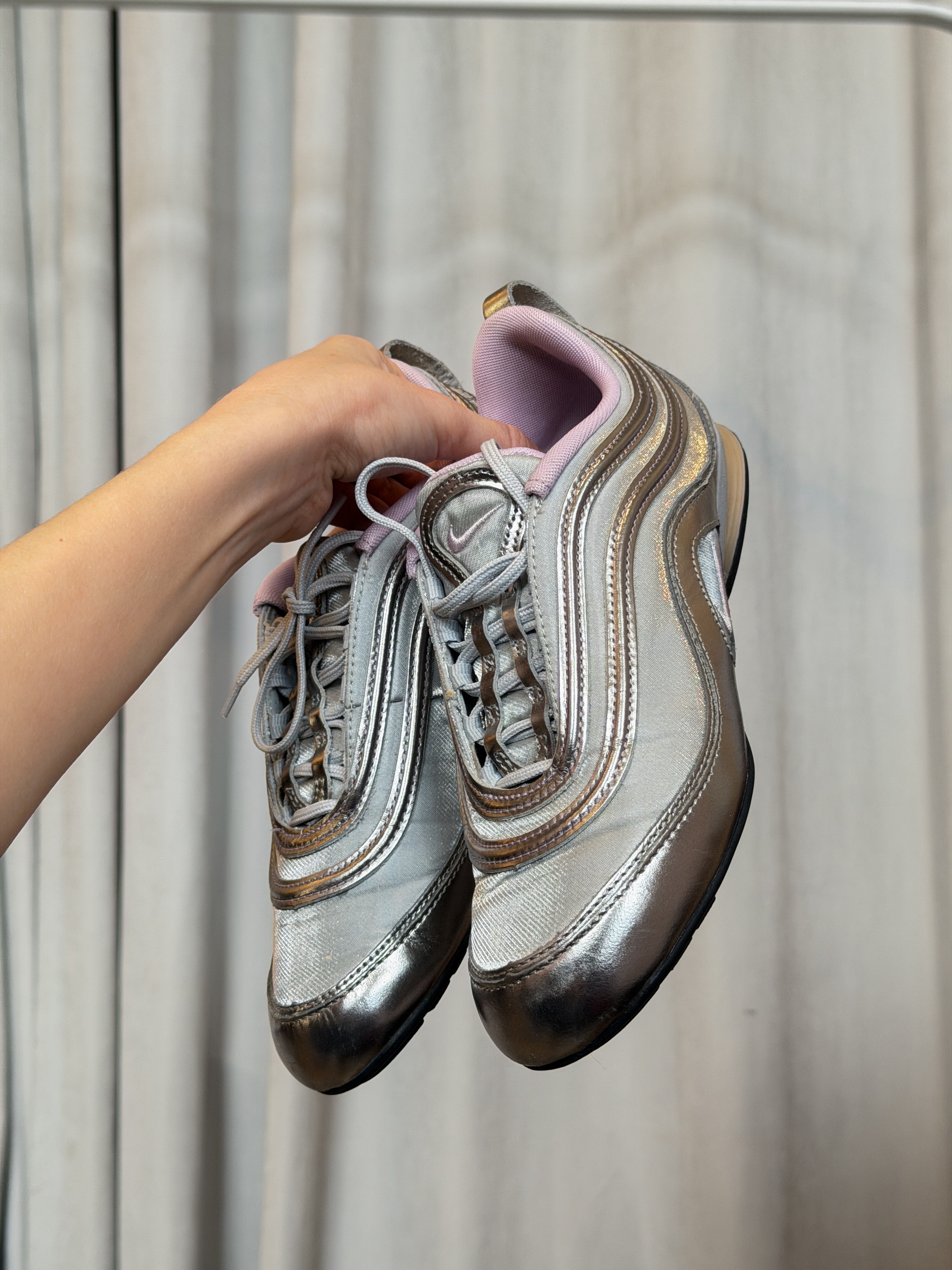 Кросівки Nike срібні