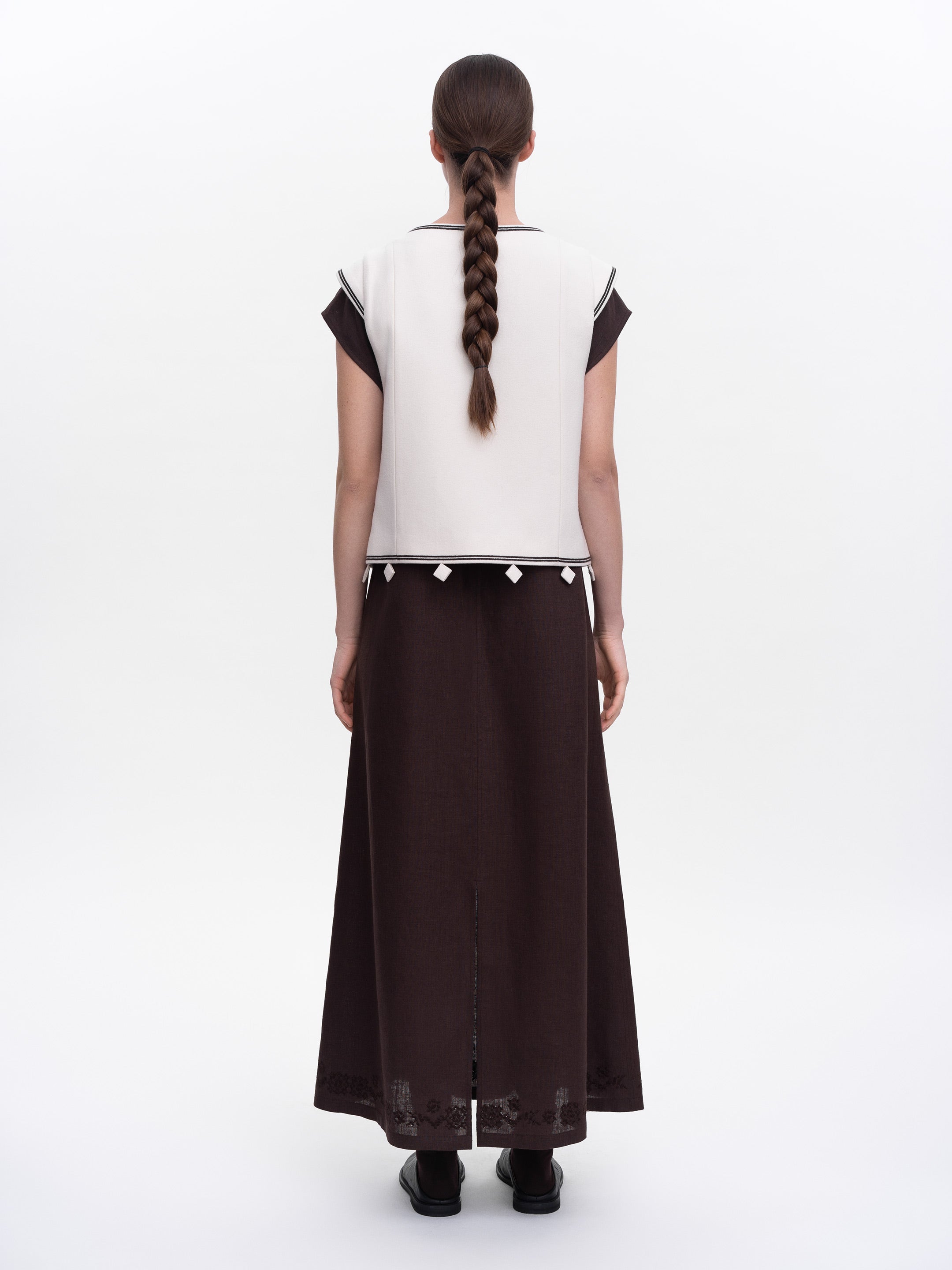 Молочний вишитий жилет "Кібчик"