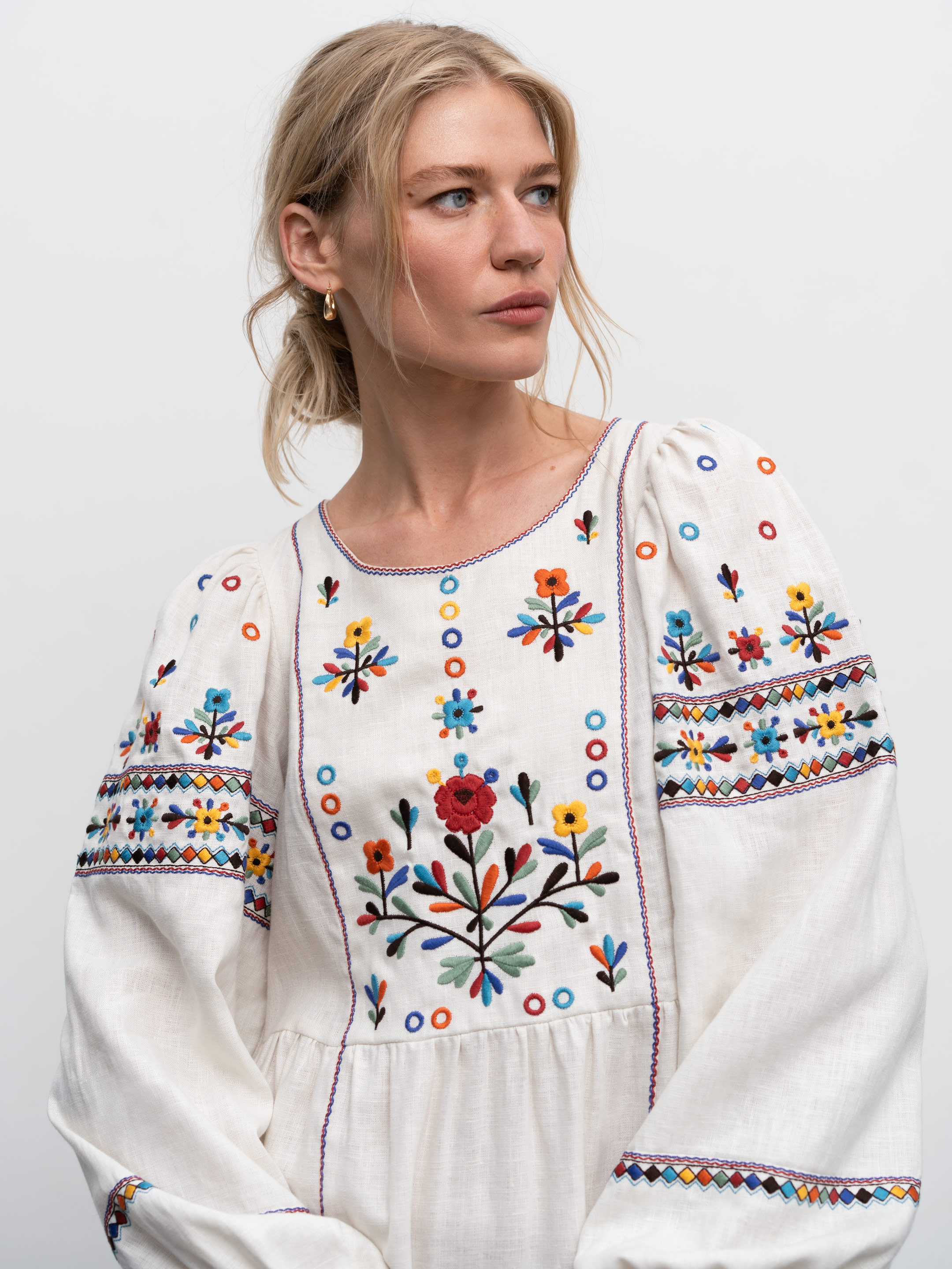 Довга вишита лляна сукня з яворівським орнаментом Yaryna