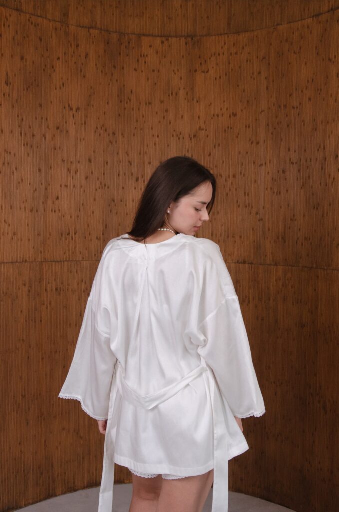 Домашній костюм білий – шорти, топ, короткий кардиган