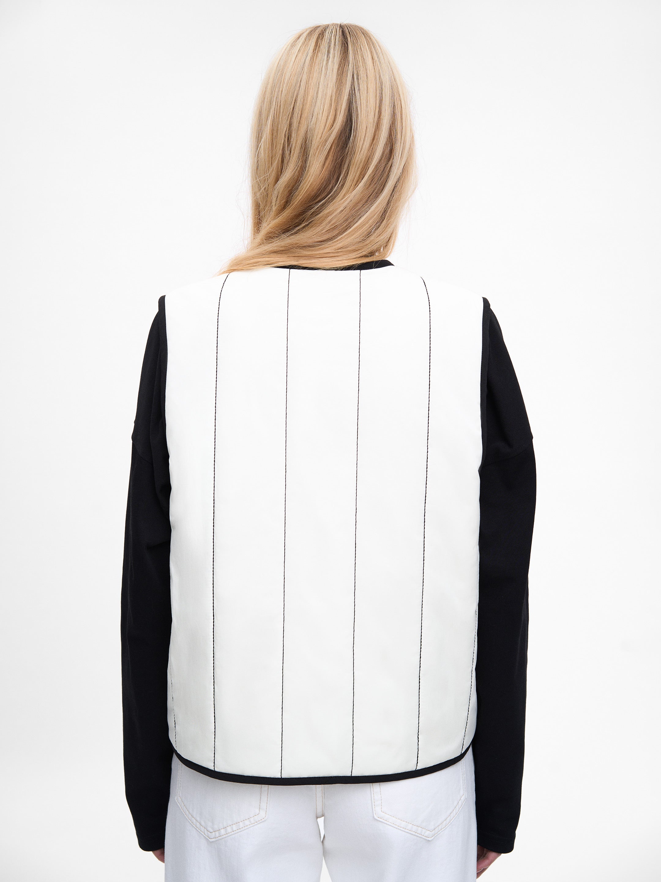 Молочний вишитий жилет Сяйвиця