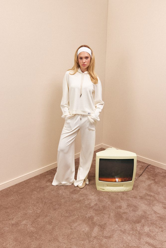 Штани з м'якої тканини модал із декоративними швами Cherry молочні