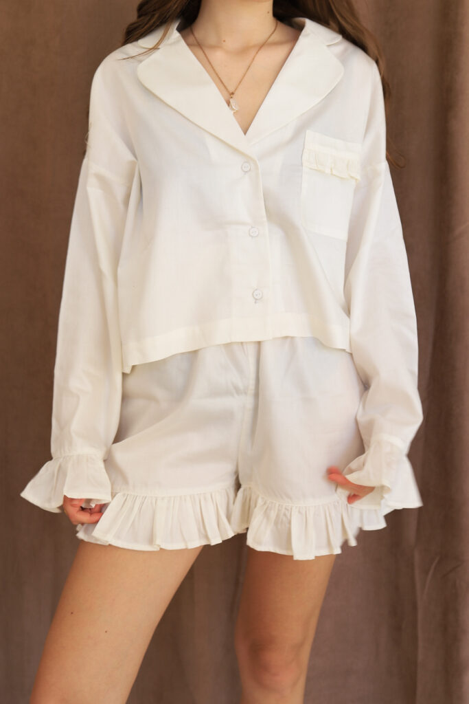 Сатинова піжама молочна з рюшами