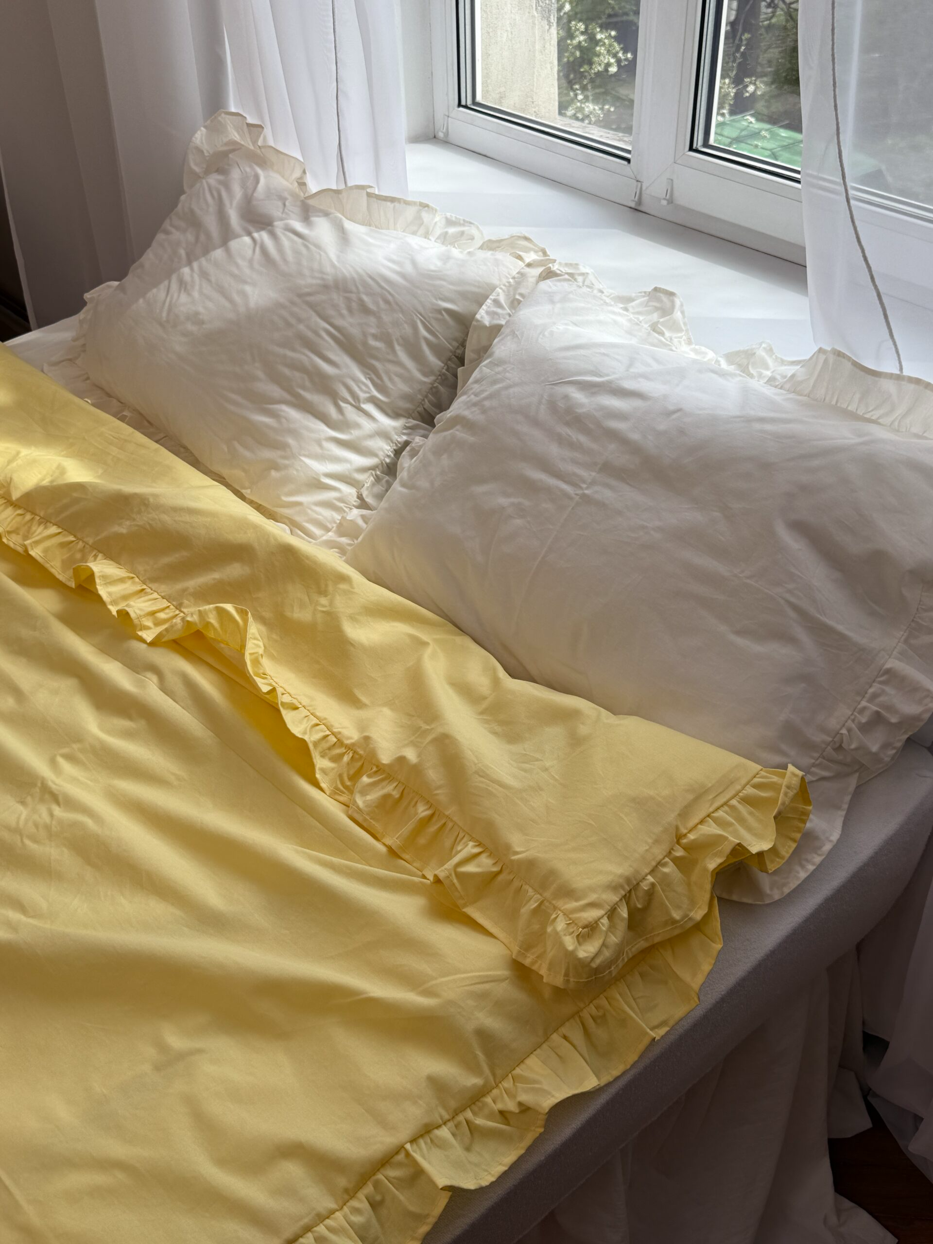 Постільна білизна жовта “лимонний тарт” з рюшами