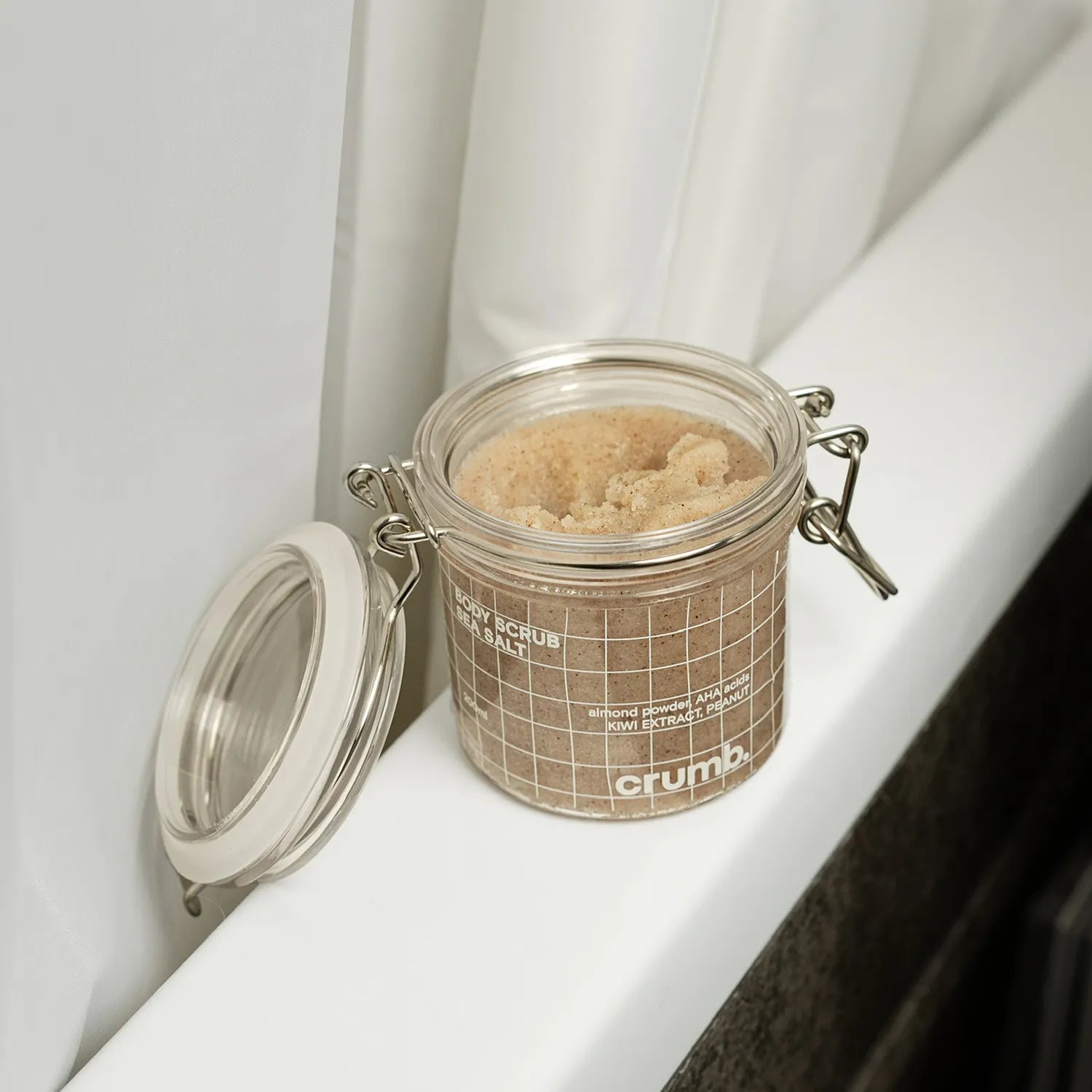 Сольовий скраб для тіла з AHA-кислотами 200 ml – Crumb