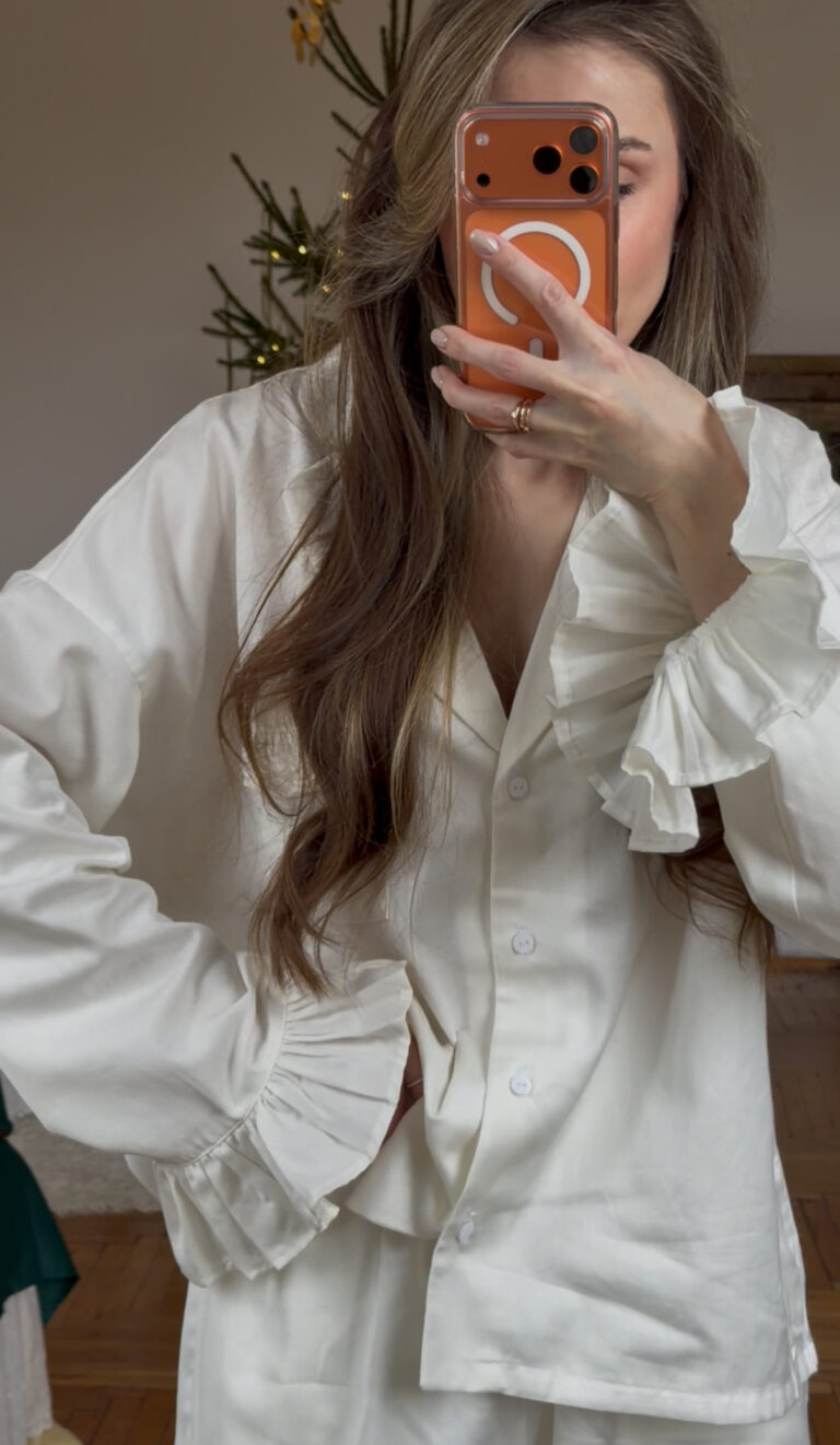 Сатинова піжама молочна з рюшами (сорочка+штани)