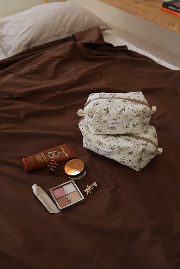 Косметичка beige flowers