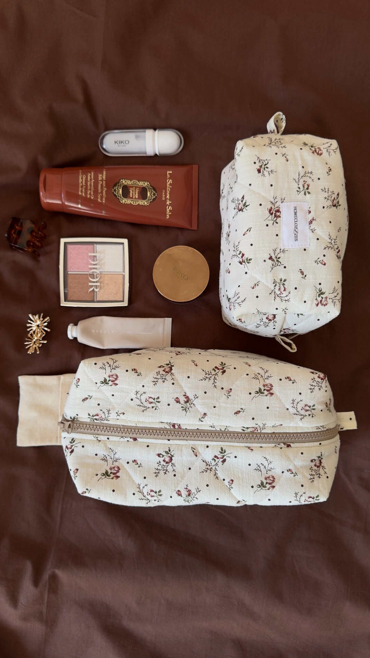 Косметичка beige flowers