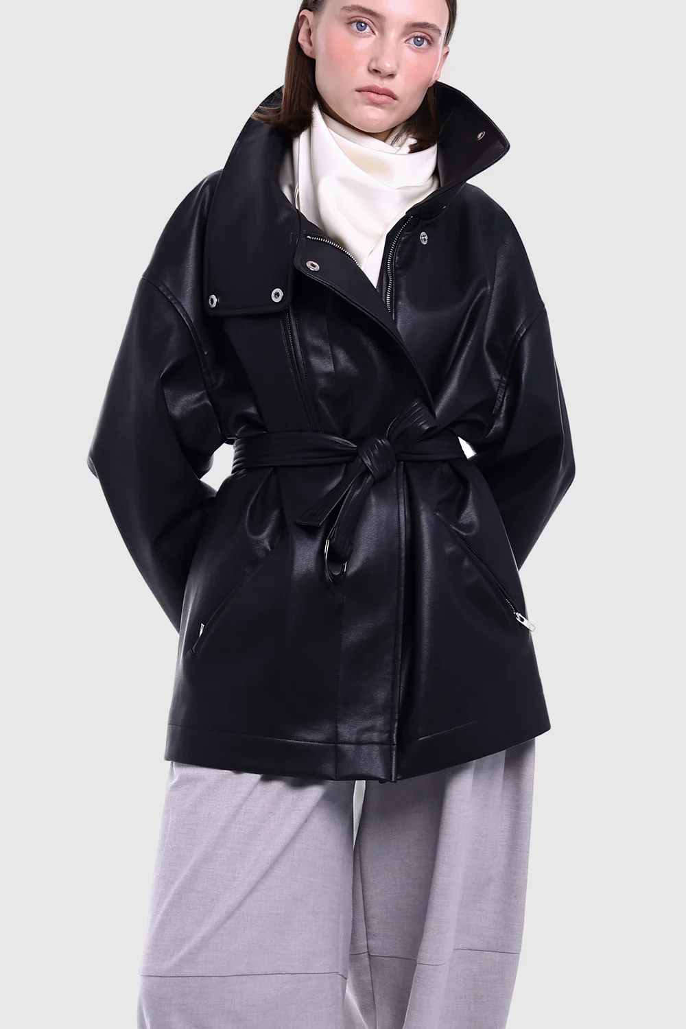 Шкіряна куртка CAROLINE чорна