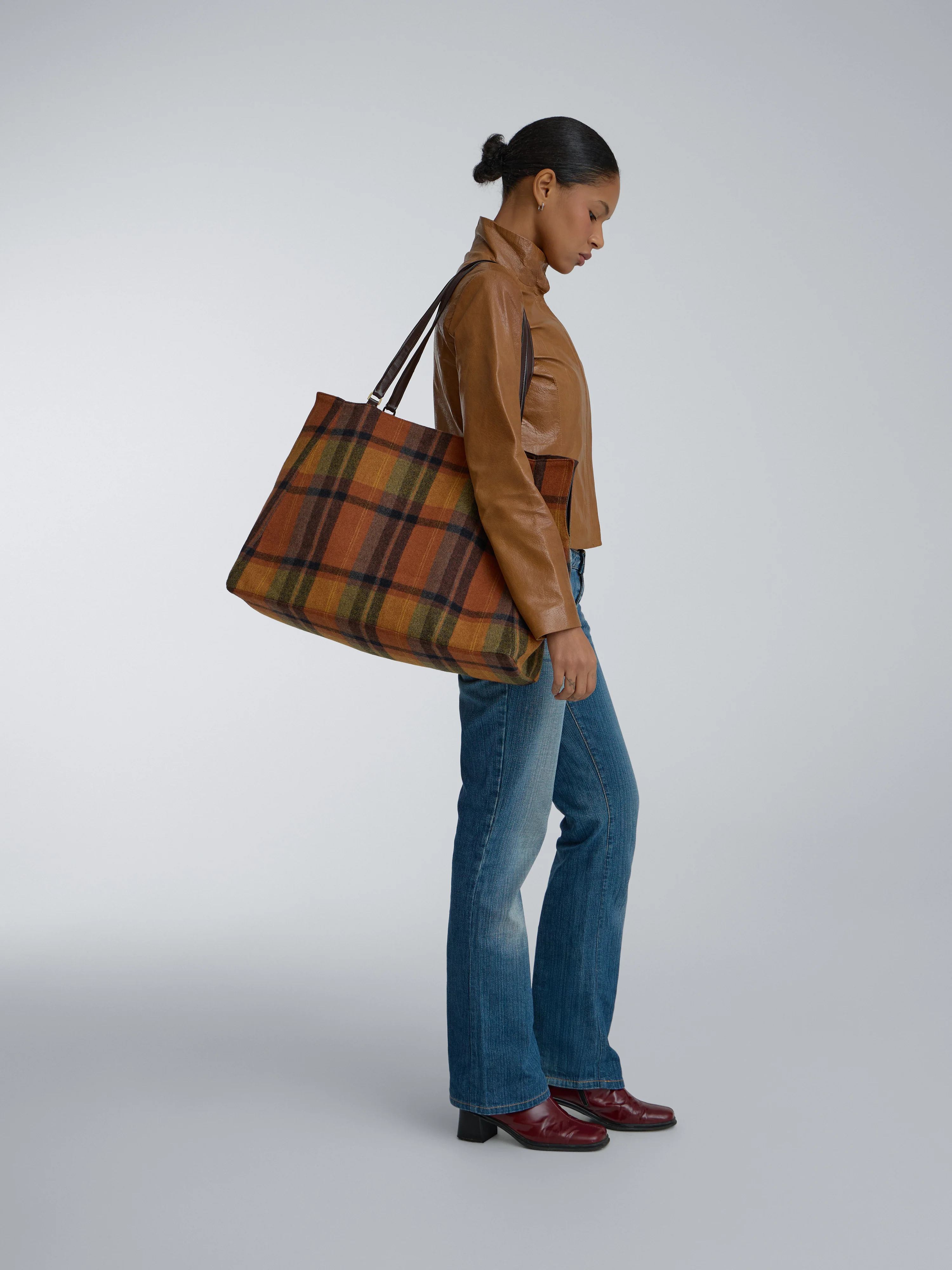 Сумка-шопер OCTOBER в клітинку коричнева