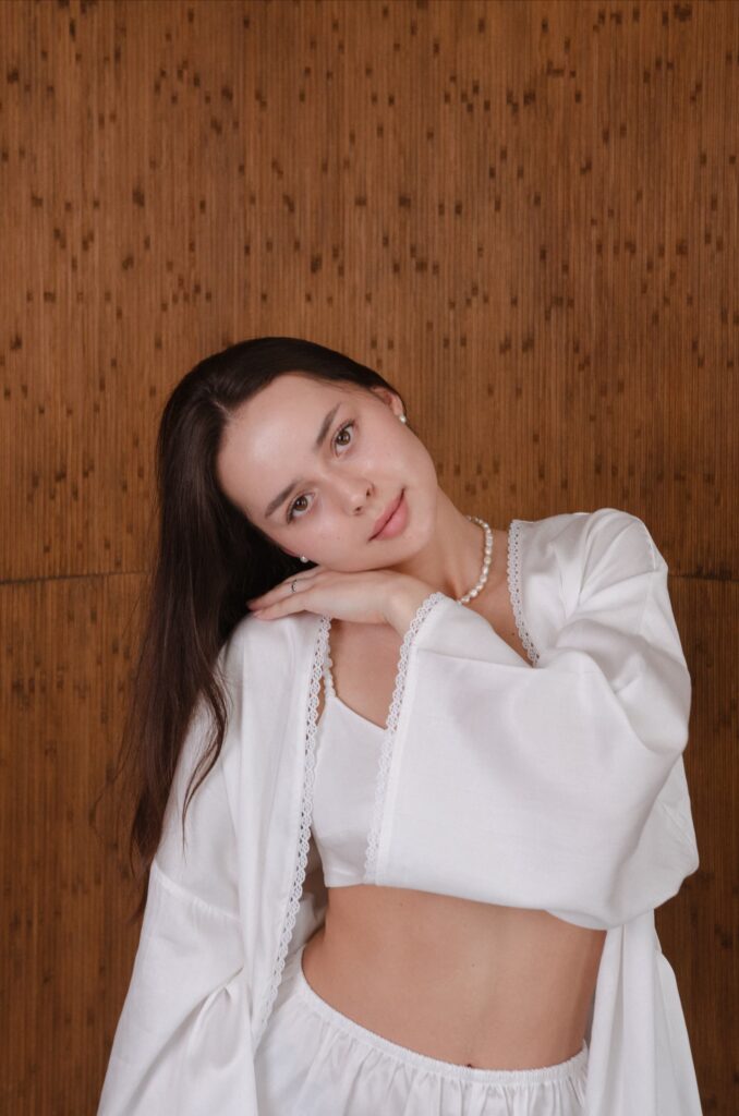 Домашній костюм білий – шорти, топ, довгий кардиган