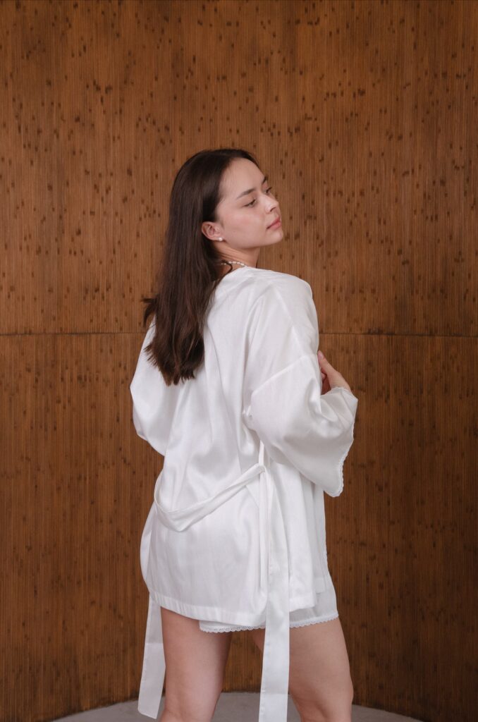 Домашній костюм білий – шорти, топ, короткий кардиган