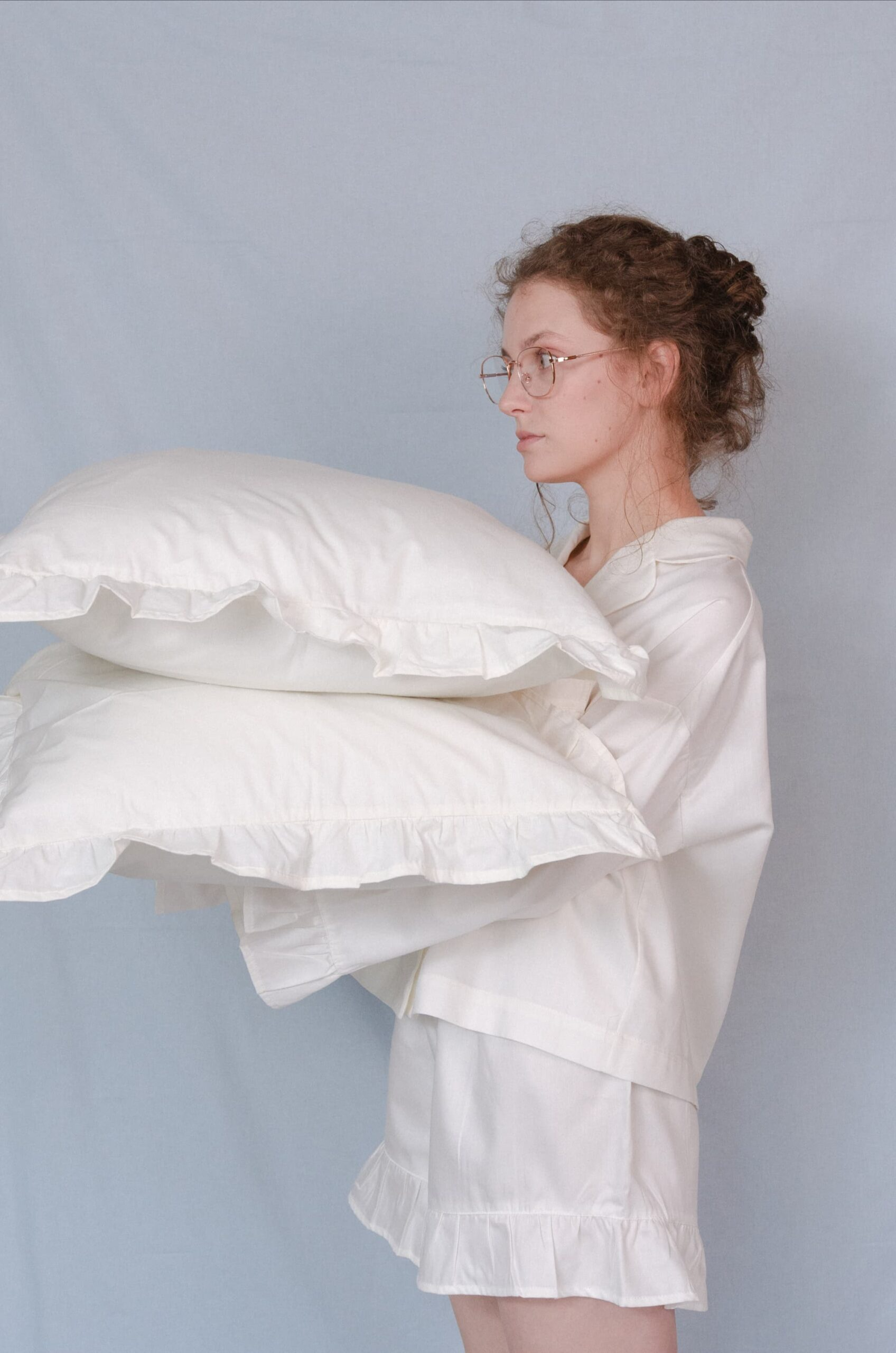 Постільна білизна з рюшами молочна з блакитним