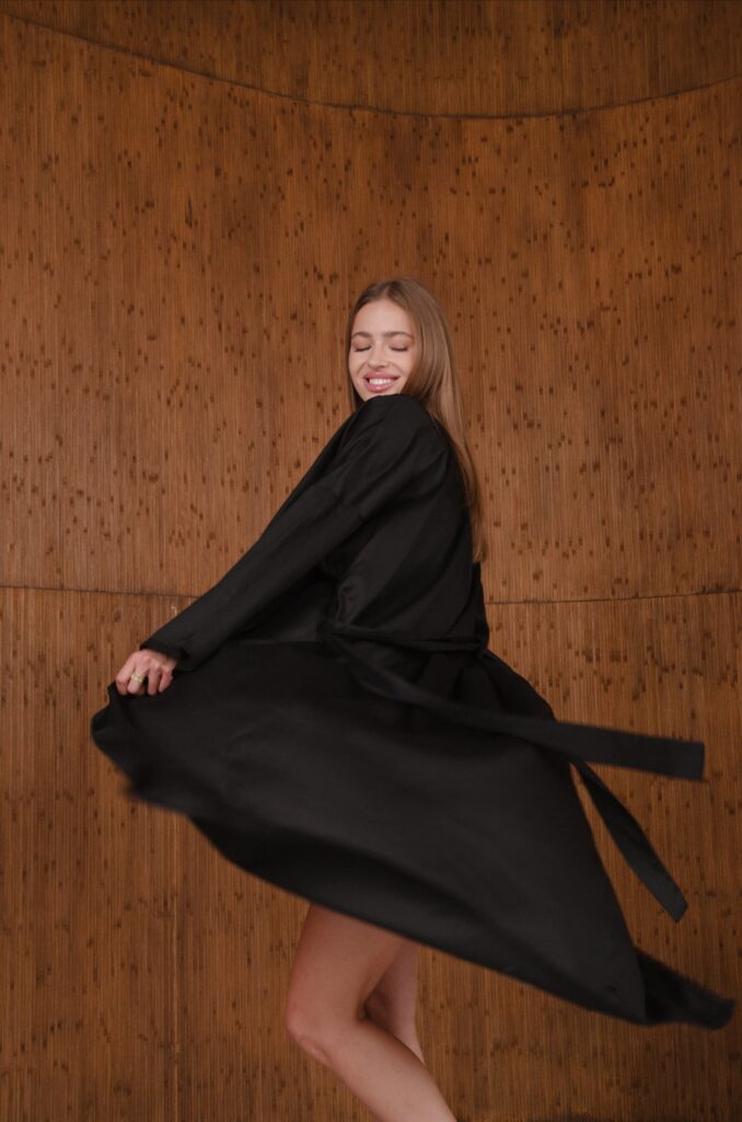 Домашній костюм чорний – шорти, топ, довгий кардиган