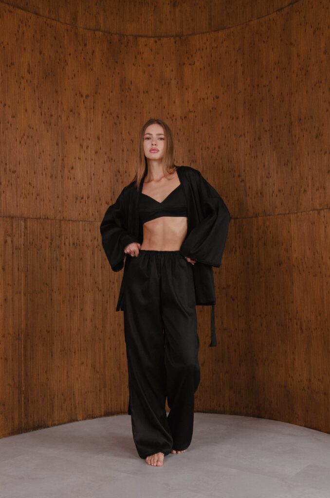 Домашній костюм чорний – штани, топ, короткий кардиган