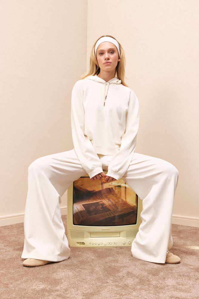 Штани з м'якої тканини модал із декоративними швами Cherry молочні