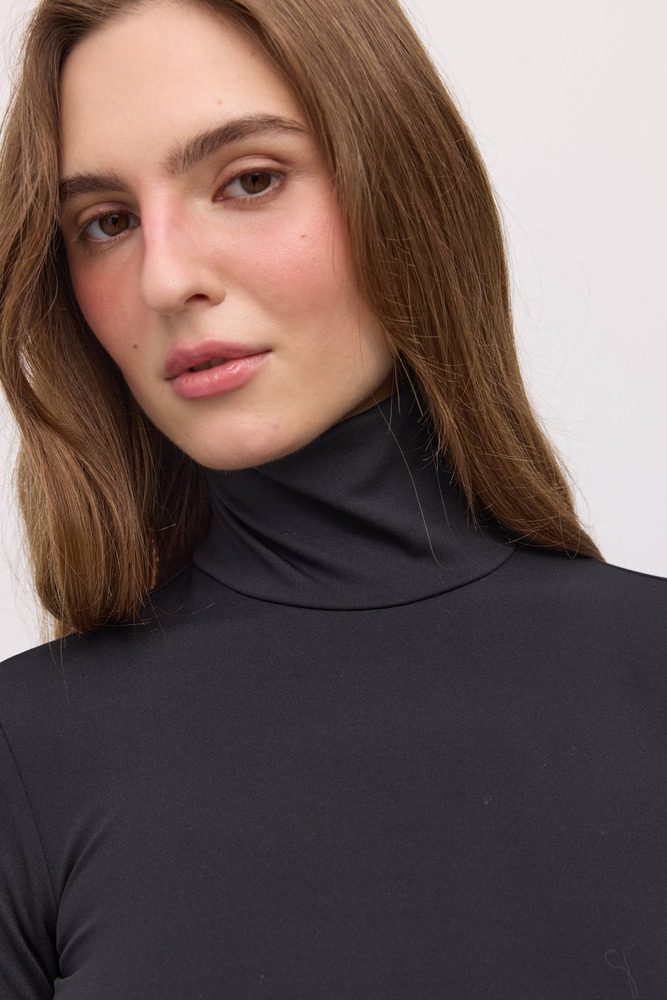 Гольф з високим горлом Grace чорний