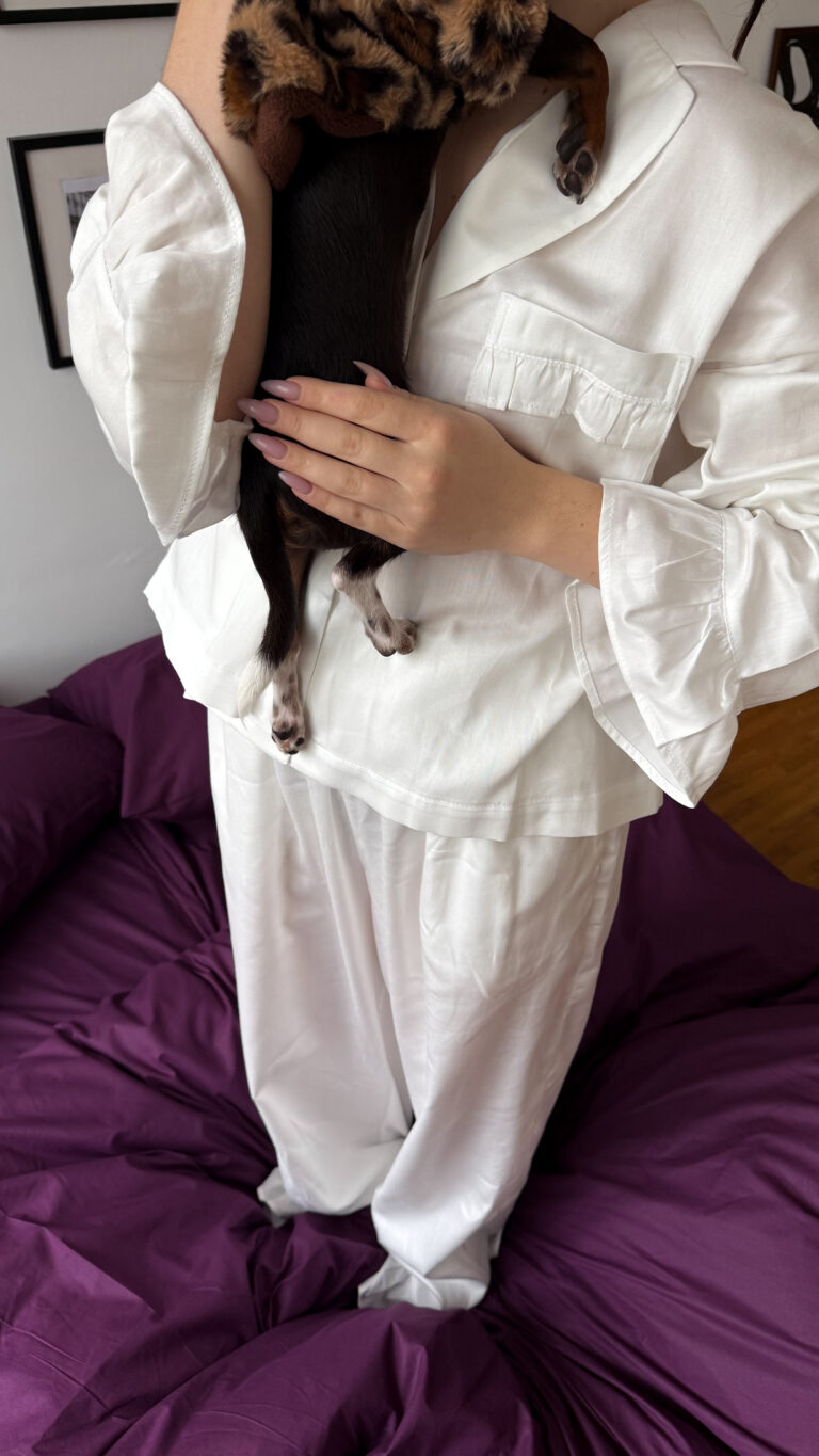 Сатинова піжама молочна з рюшами (сорочка+штани)