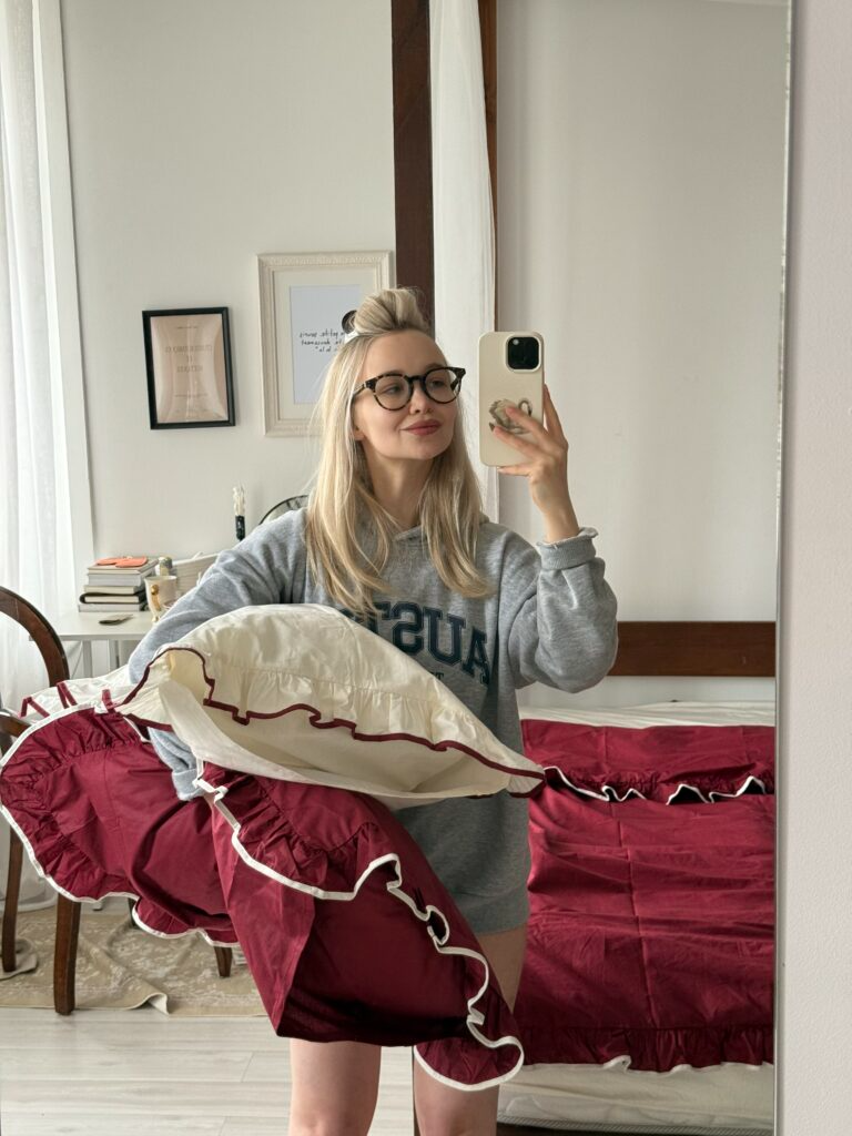 Постільна білизна Бордовий ранфорс з рюшами та молочним кантом