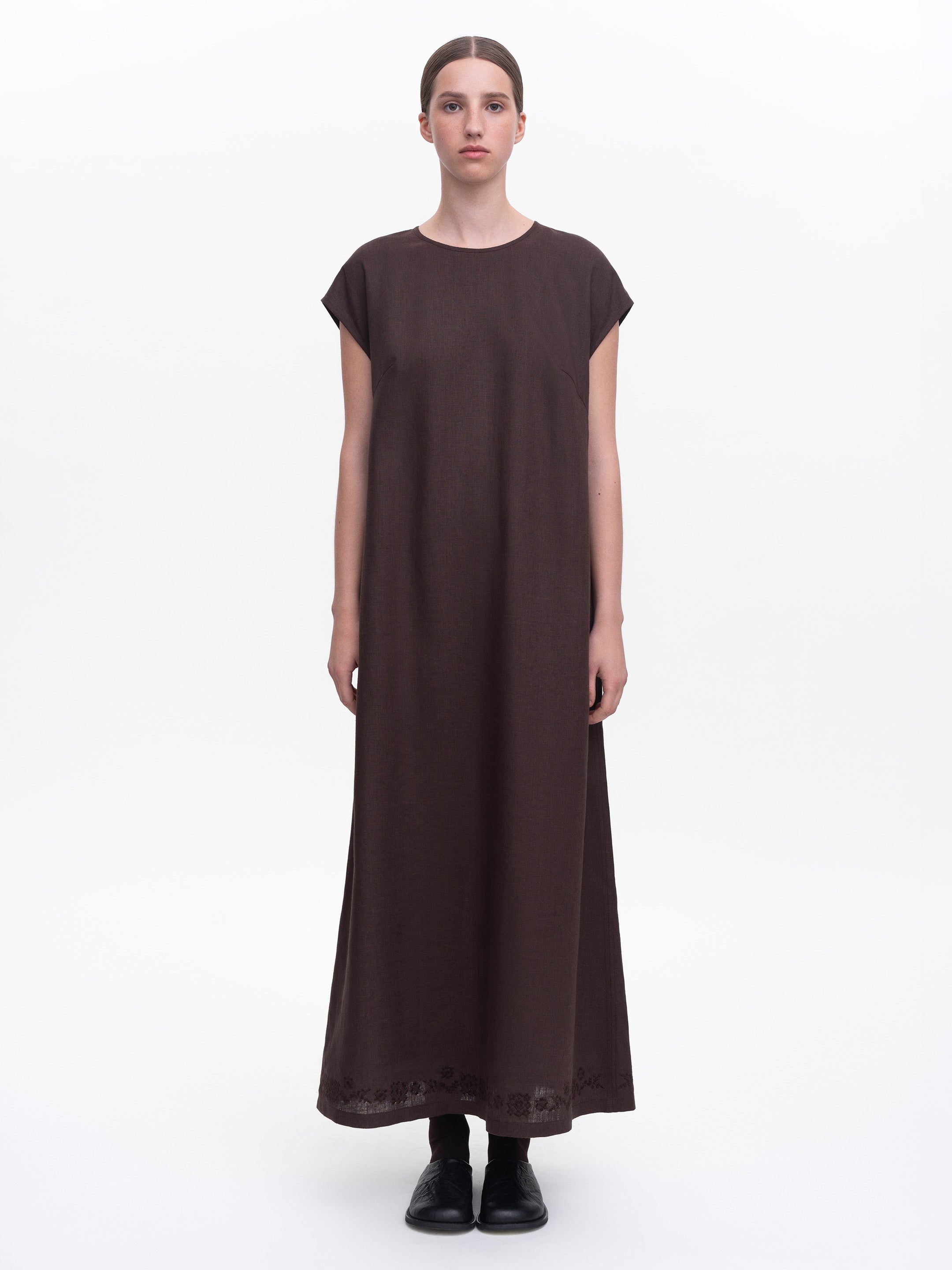 Темно-коричнева вишита сукня "Невіт"