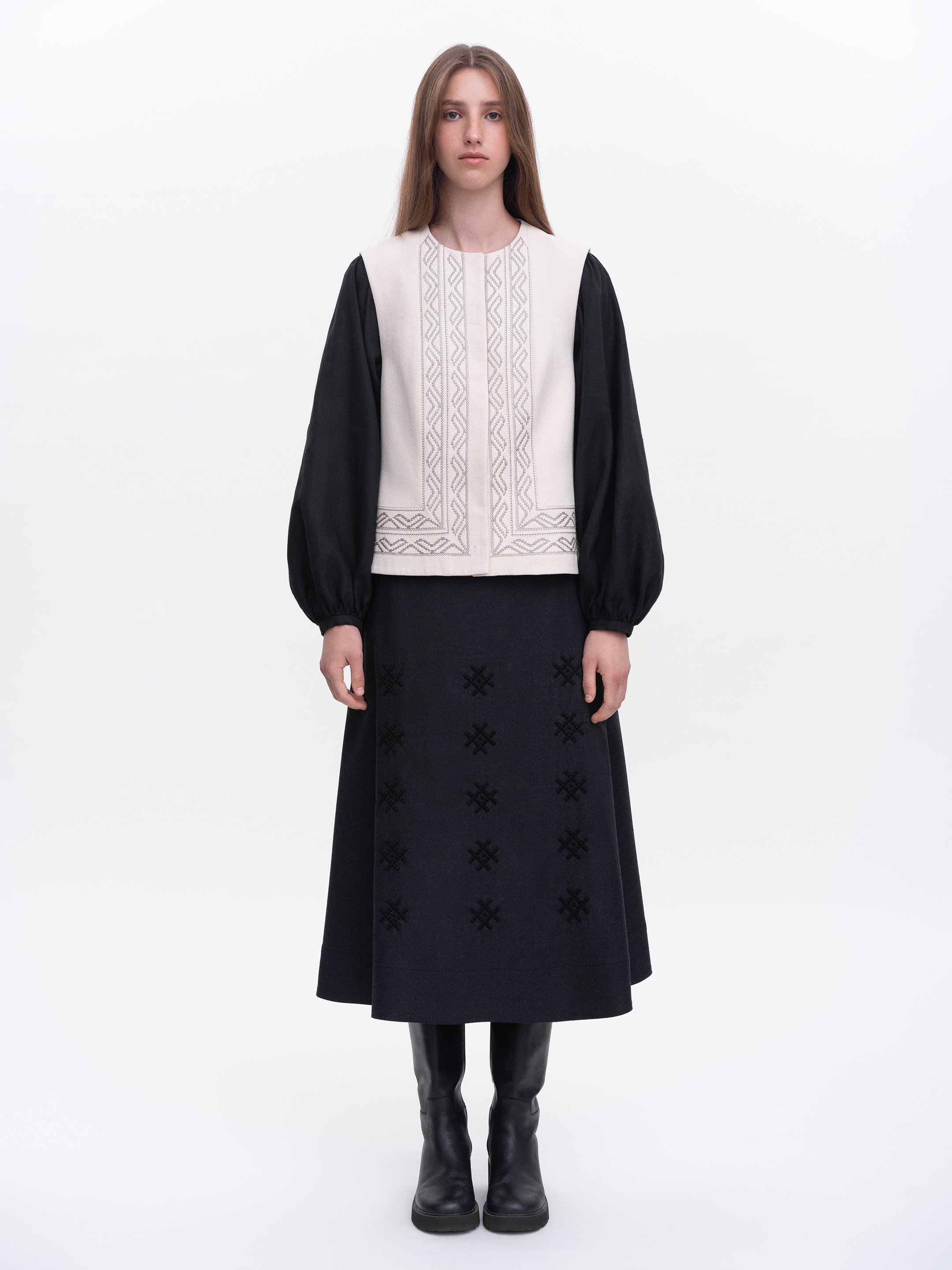 Вишитий жилет із дикого шовку "Гаїна"