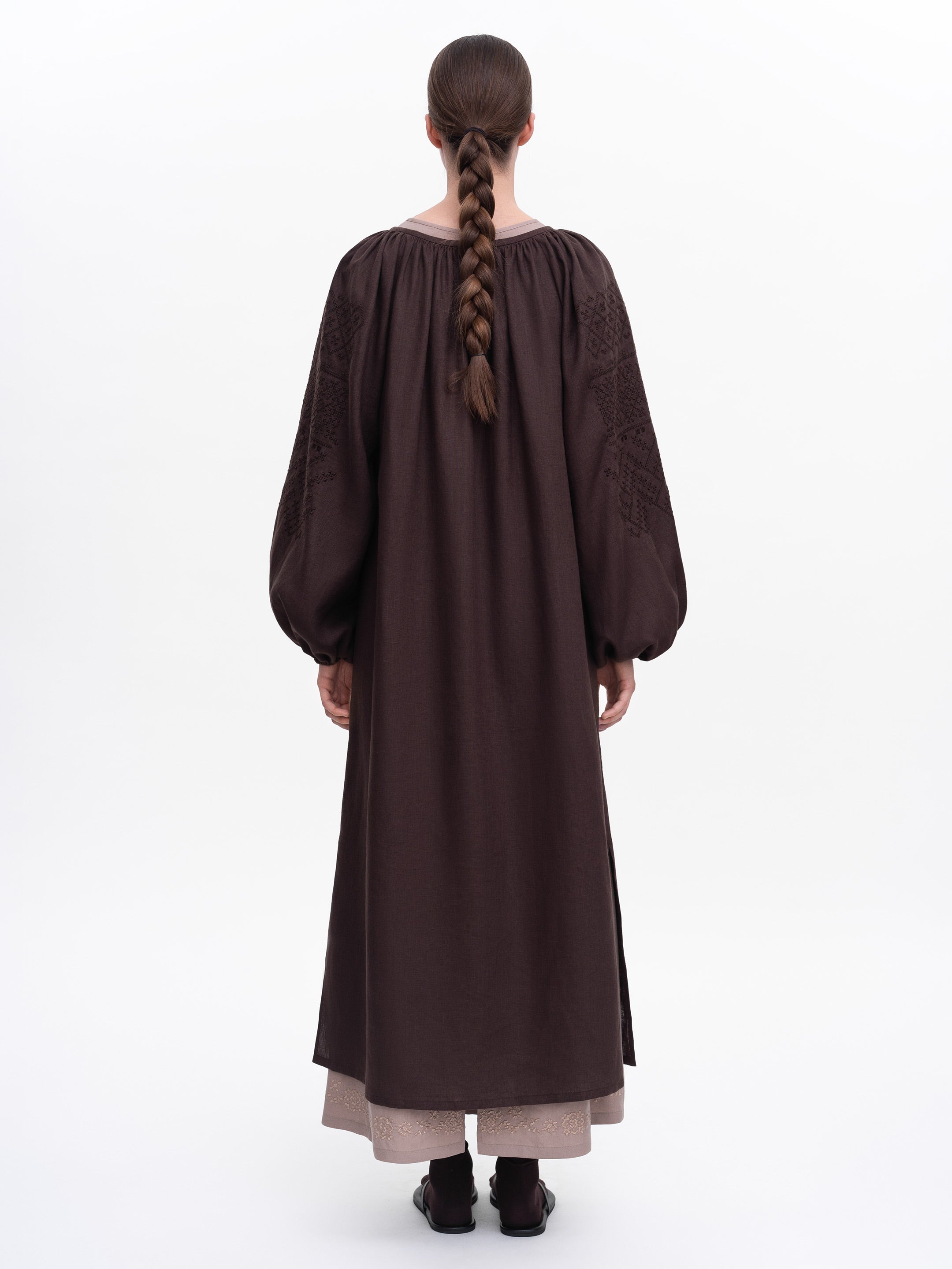 Темно-коричнева вишита сукня "Веліна"