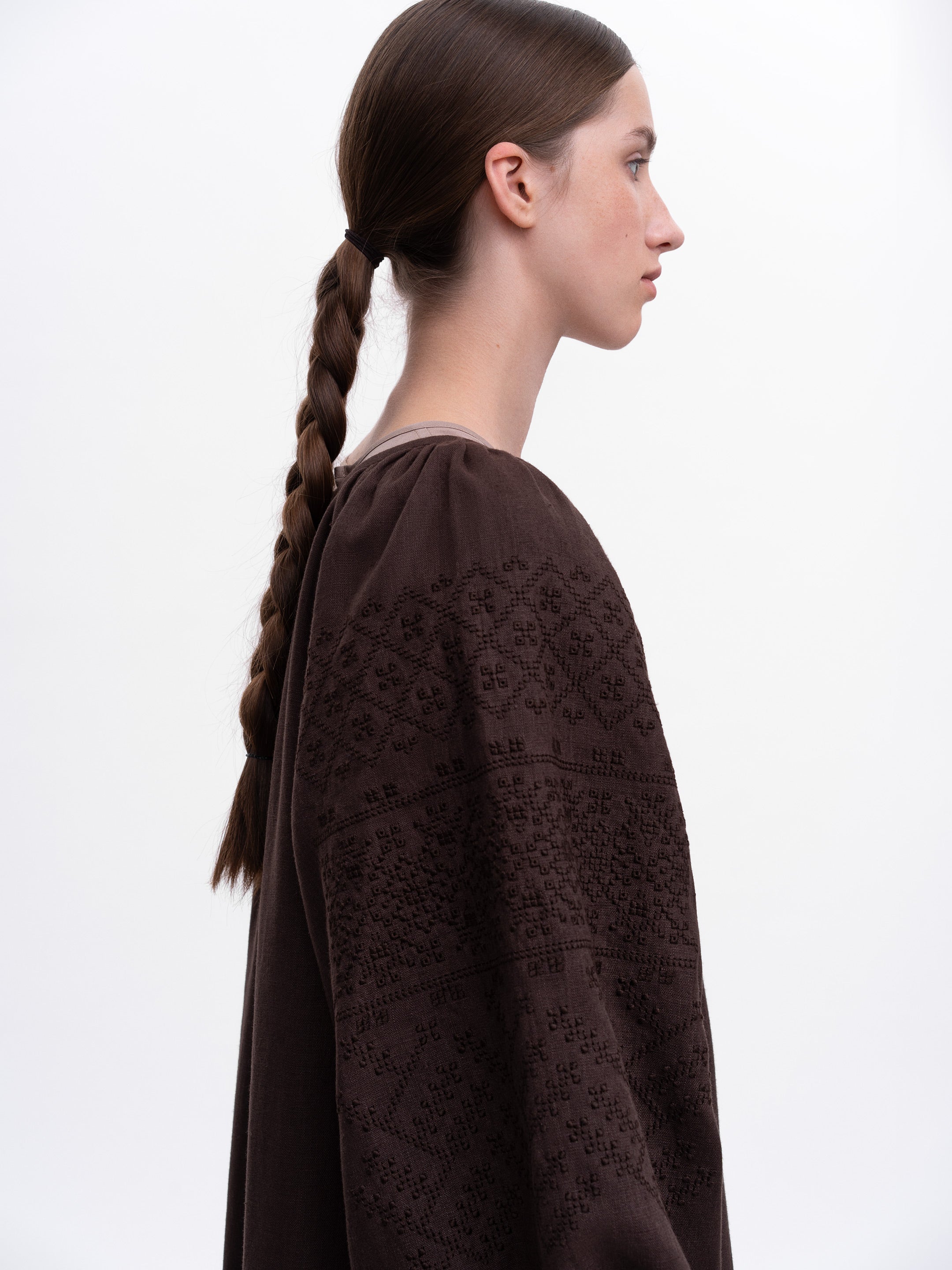 Темно-коричнева вишита сукня "Веліна"