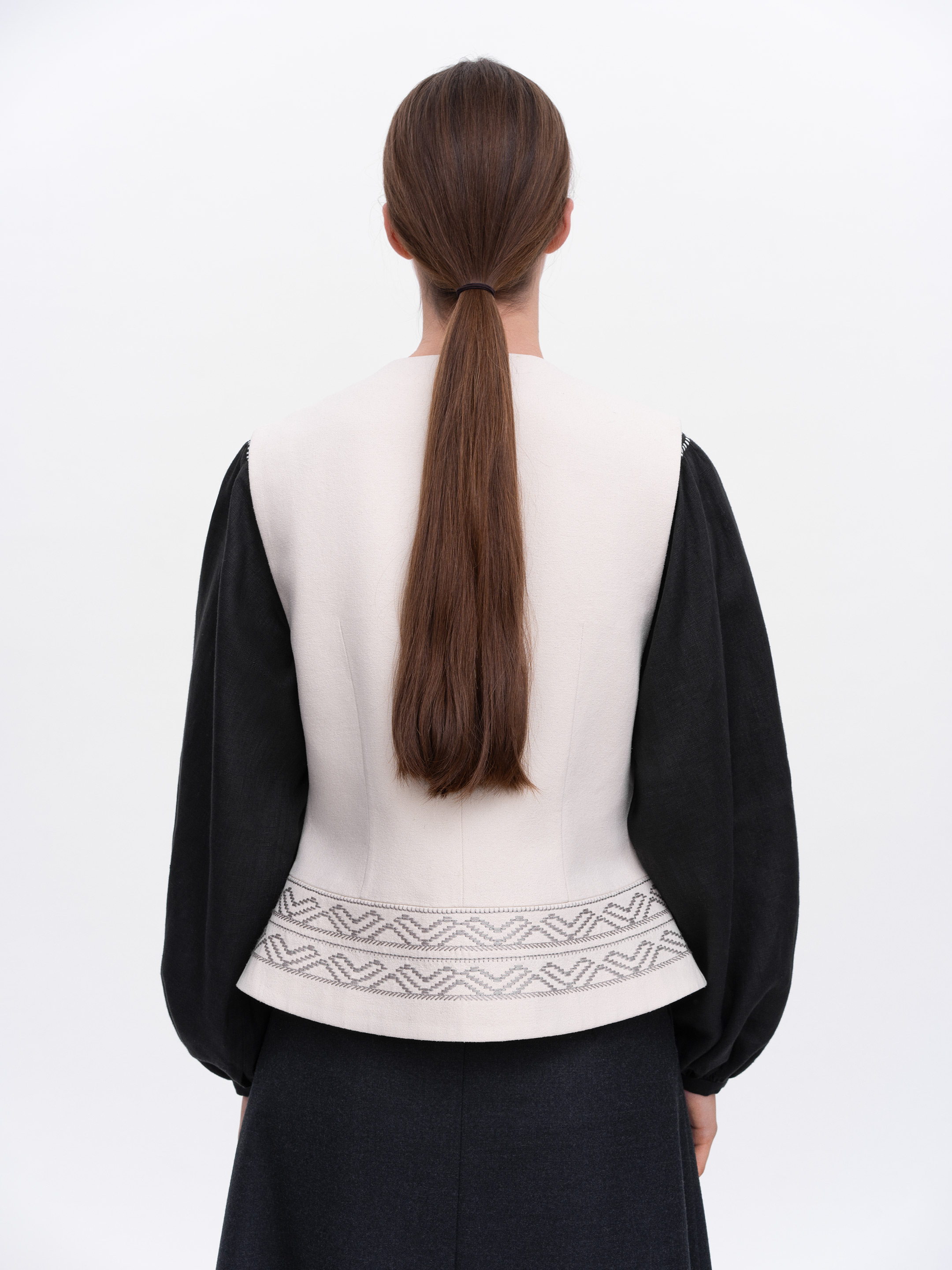 Вишитий жилет із дикого шовку "Гаїна"